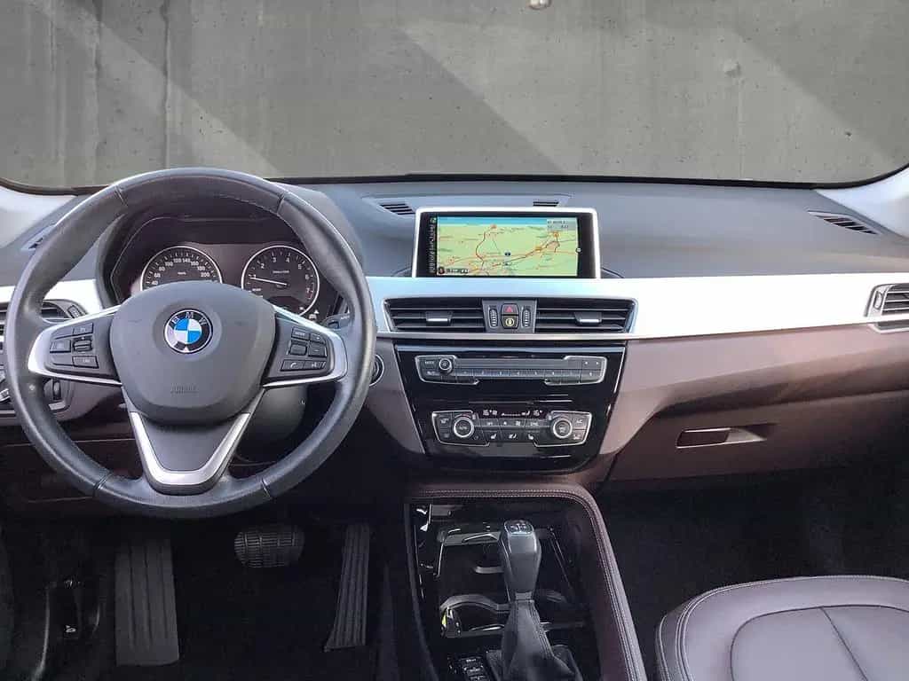 BMW X1 sDrive 18 i A xLine LED Kamera Leder HUD Navi 06/2017-photo-12