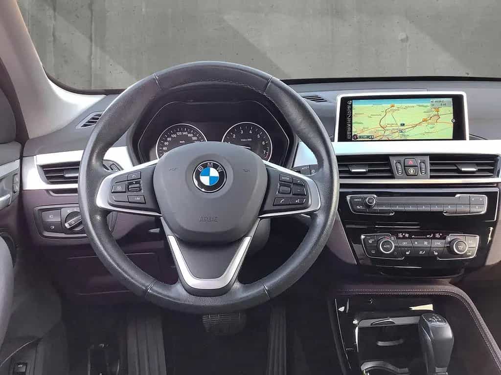 BMW X1 sDrive 18 i A xLine LED Kamera Leder HUD Navi 06/2017-photo-13