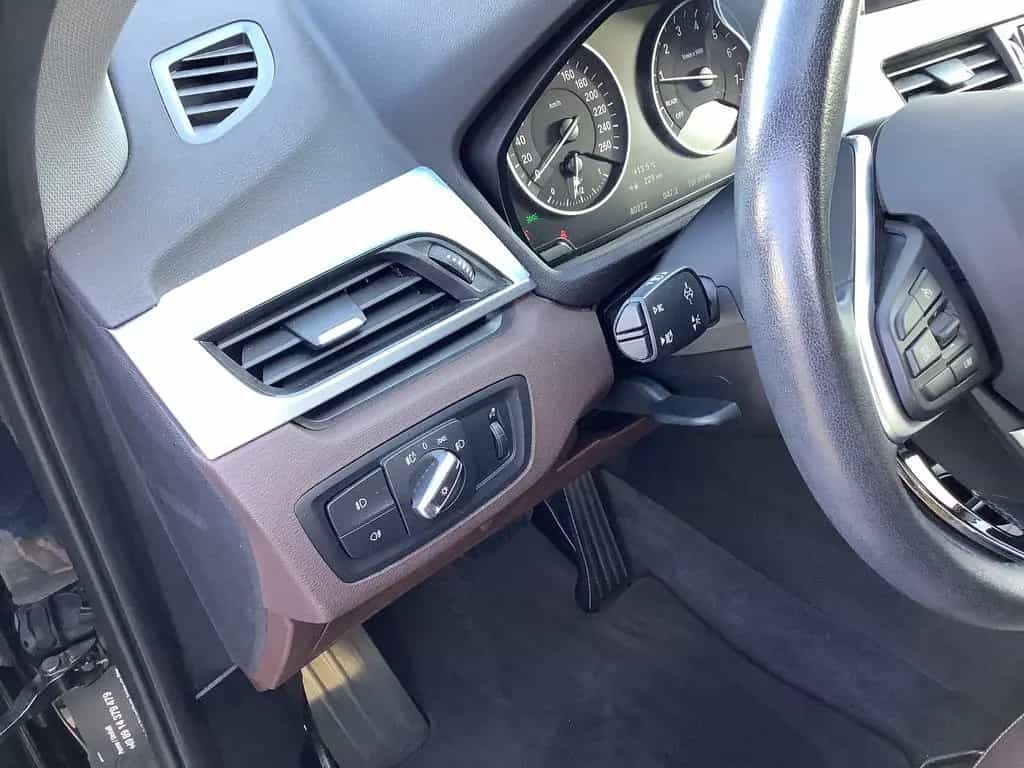 BMW X1 sDrive 18 i A xLine LED Kamera Leder HUD Navi 06/2017-photo-17