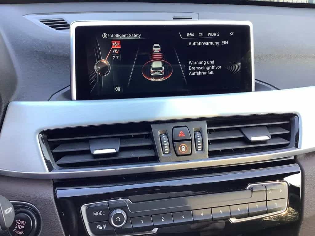 BMW X1 sDrive 18 i A xLine LED Kamera Leder HUD Navi 06/2017-photo-20