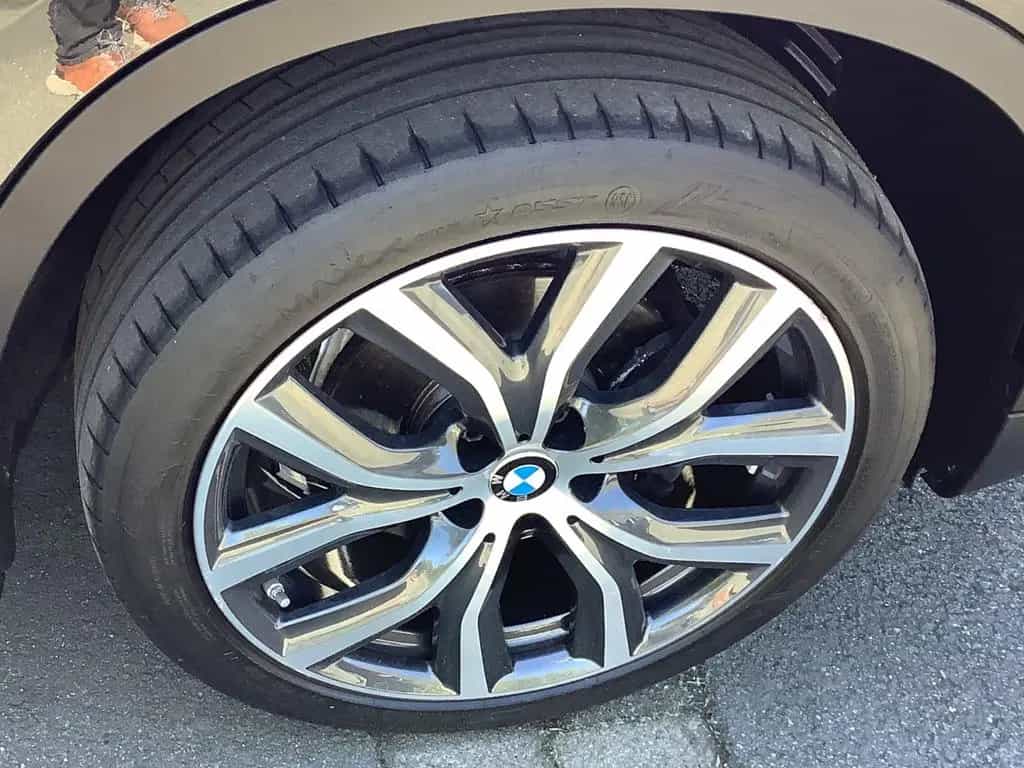 BMW X1 sDrive 18 i A xLine LED Kamera Leder HUD Navi 06/2017-photo-28