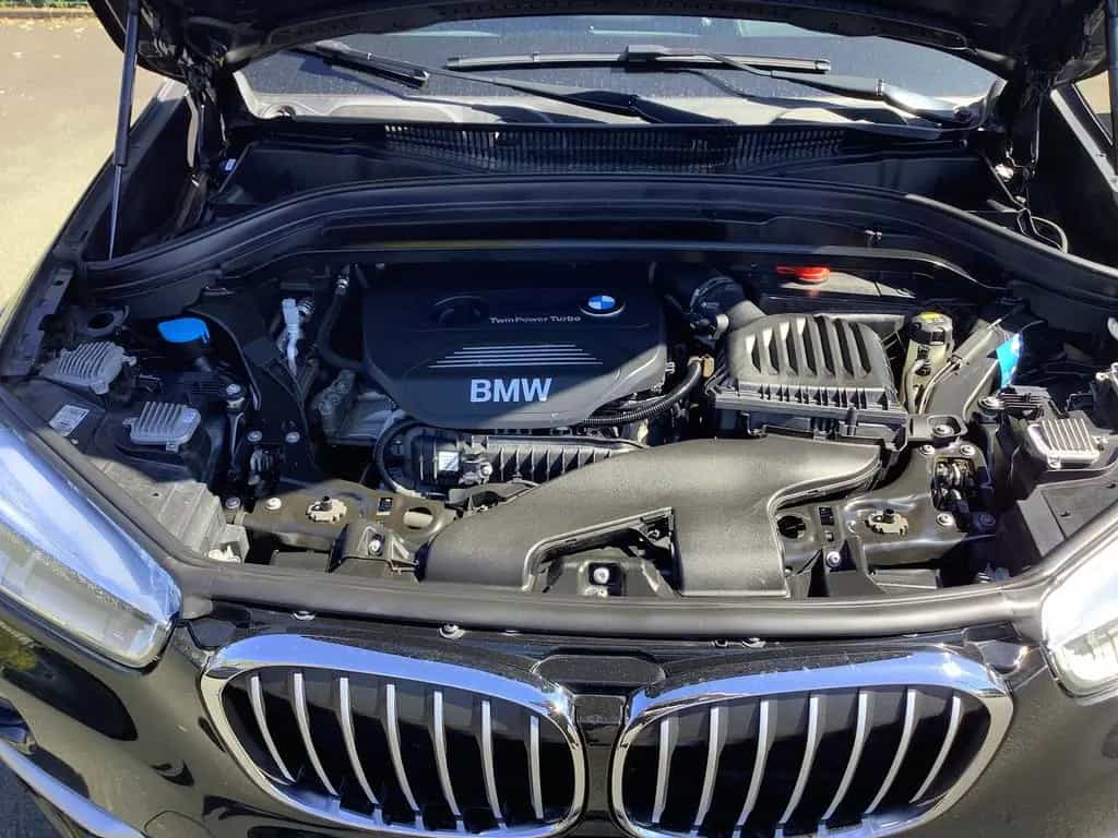 BMW X1 sDrive 18 i A xLine LED Kamera Leder HUD Navi 06/2017-photo-29