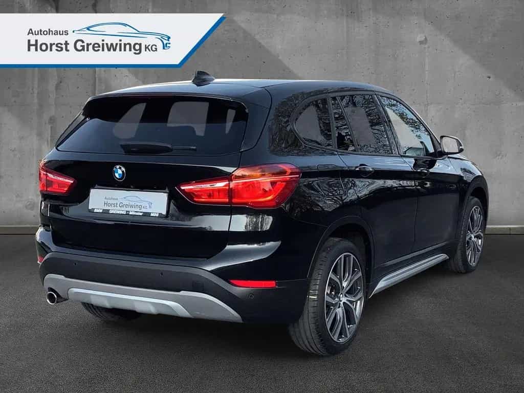 BMW X1 sDrive 18 i A xLine LED Kamera Leder HUD Navi 06/2017-photo-5