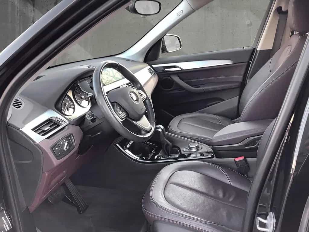 BMW X1 sDrive 18 i A xLine LED Kamera Leder HUD Navi 06/2017-photo-9