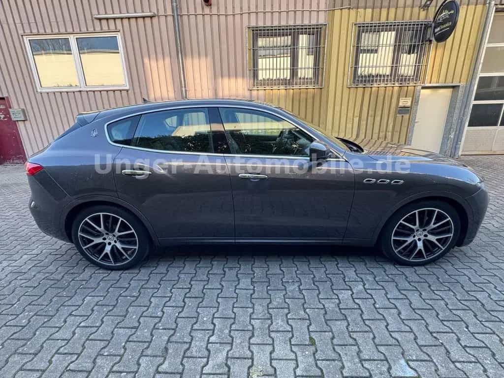 Maserati Levante Diesel GranLusso*DAB*21zoll*Voll-Leder 11/2019-photo-5
