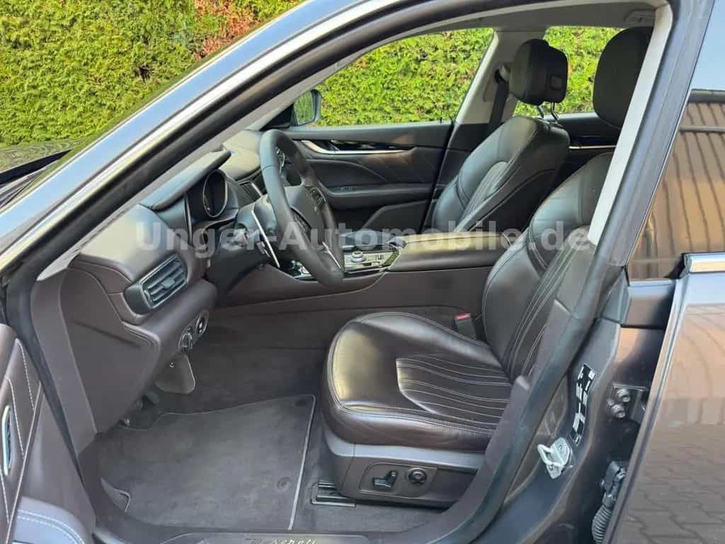Maserati Levante Diesel GranLusso*DAB*21zoll*Voll-Leder 11/2019-photo-9