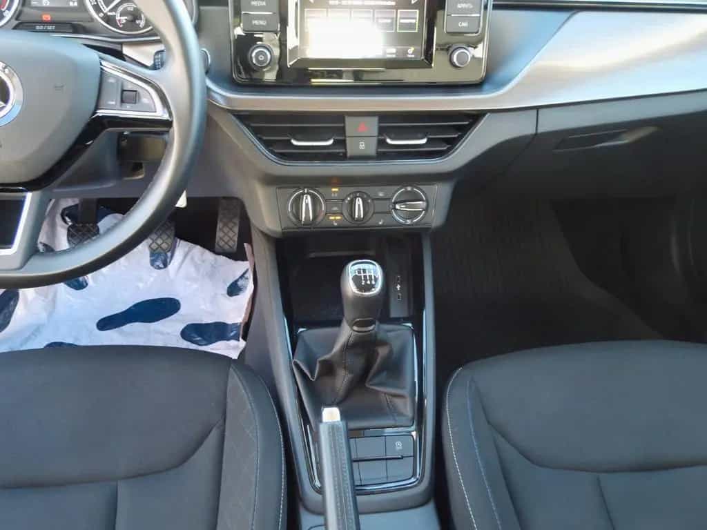 Skoda Kamiq Ambition , SHZ, APPLE CarPlay,AHZV abnehmb 12/2019-photo-13