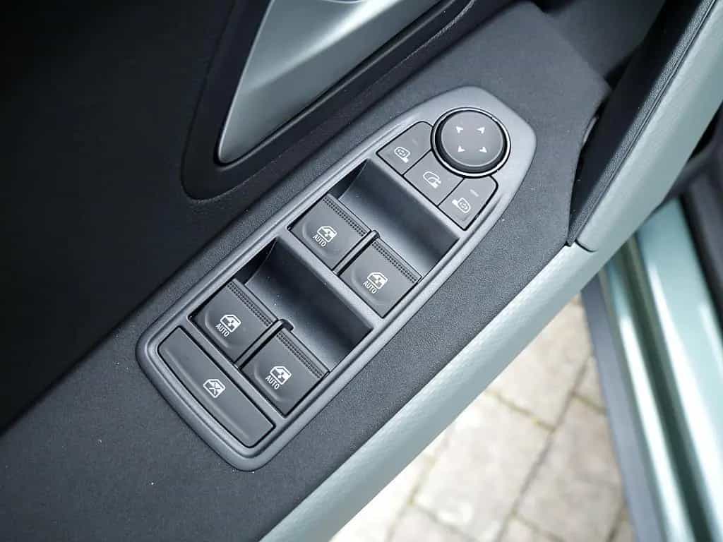 Dacia Duster Extreme Mild Hybrid 140 04/2026-photo-6