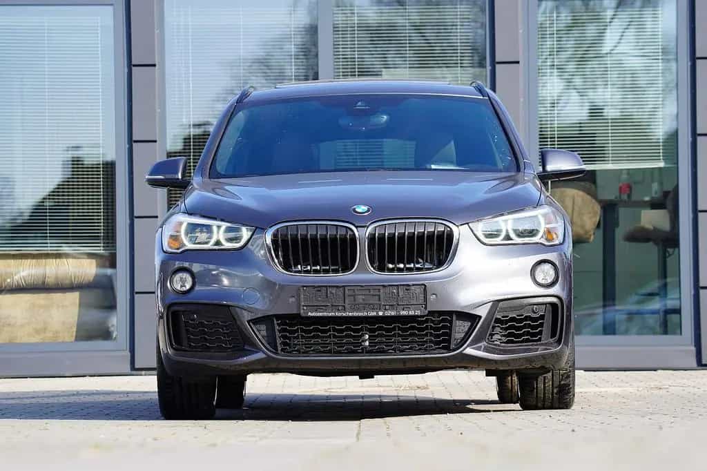 BMW X1 sDrive 20 i M Sport MIT 2 JAHREN GARANTIE !! 05/2019-photo-2