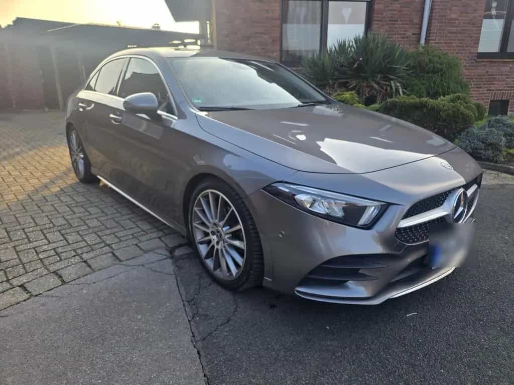 Mercedes-Benz A-Class A-Klasse Limousine AMG Line Stand... 09/2019-photo-3