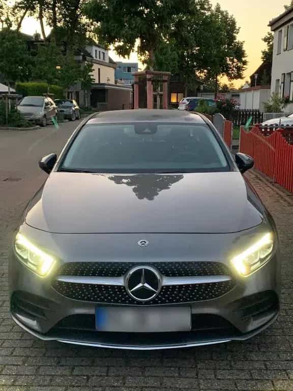 Mercedes-Benz A-Class A-Klasse Limousine AMG Line Stand... 09/2019-photo-4