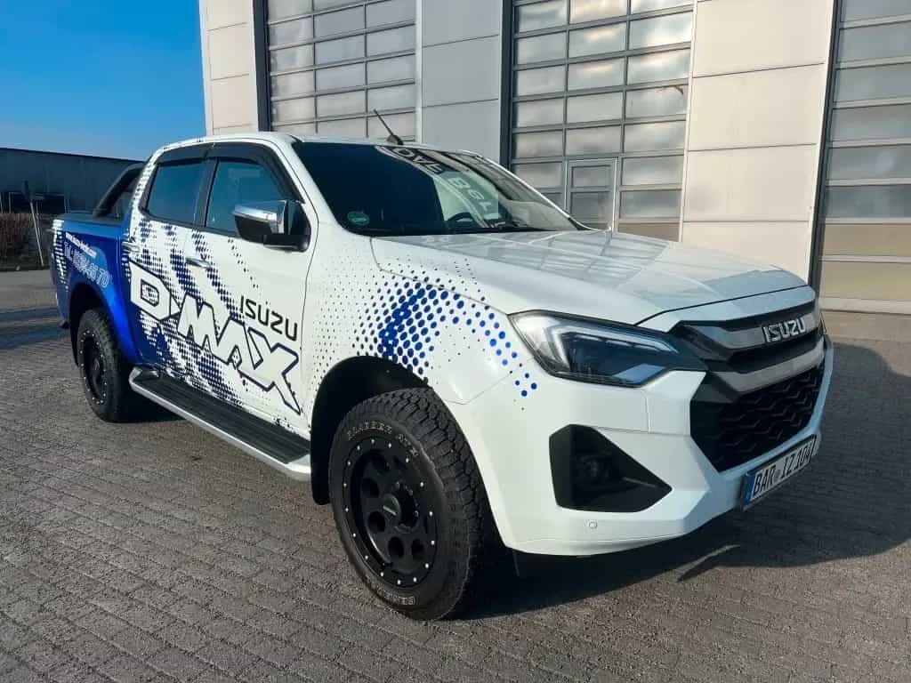 Isuzu D-Max Double Cab LSE 4WD Mountain Top Roll AHK 02/2025-photo-1
