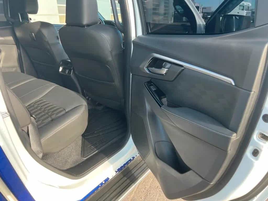 Isuzu D-Max Double Cab LSE 4WD Mountain Top Roll AHK 02/2025-photo-18
