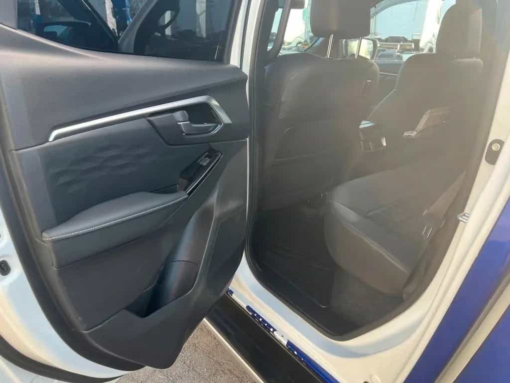 Isuzu D-Max Double Cab LSE 4WD Mountain Top Roll AHK 02/2025-photo-19