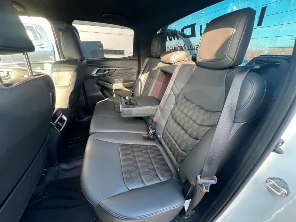 Isuzu D-Max Double Cab LSE 4WD Mountain Top Roll AHK 02/2025-photo-21