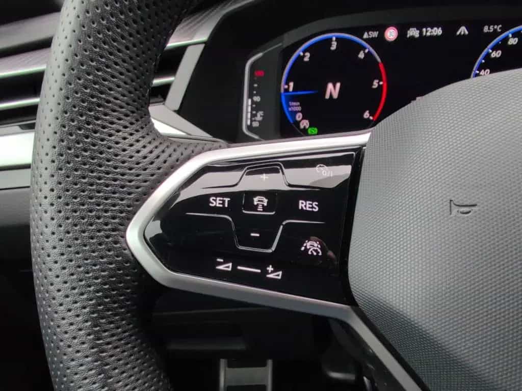Volkswagen Arteon 4M R-LINE AHK PANO NAPPA IQ 19" StHzg H&K 10/2021-photo-27