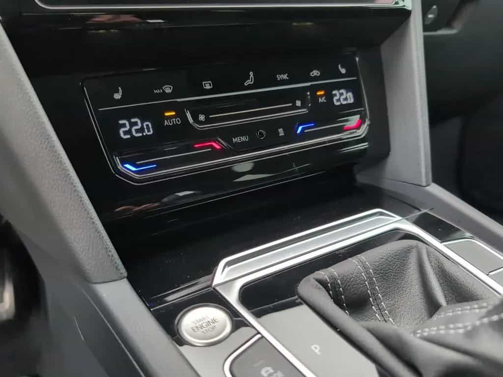 Volkswagen Arteon 4M R-LINE AHK PANO NAPPA IQ 19" StHzg H&K 10/2021-photo-47