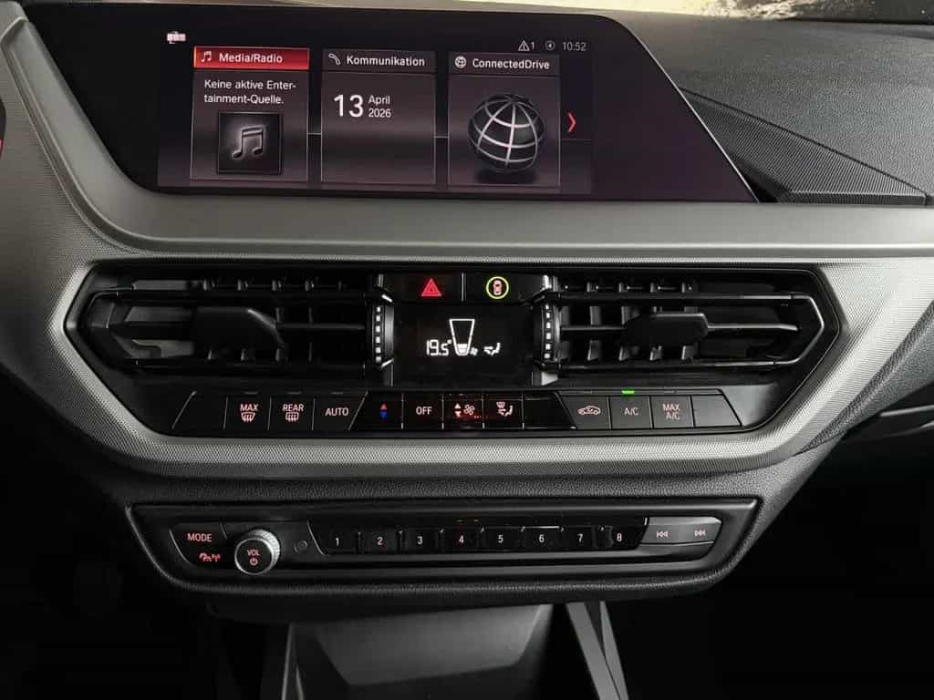 BMW 1 Series 118i Aut.Advantage LED Temp.DAB Klimaaut.PDC Alu 01/2022-photo-12