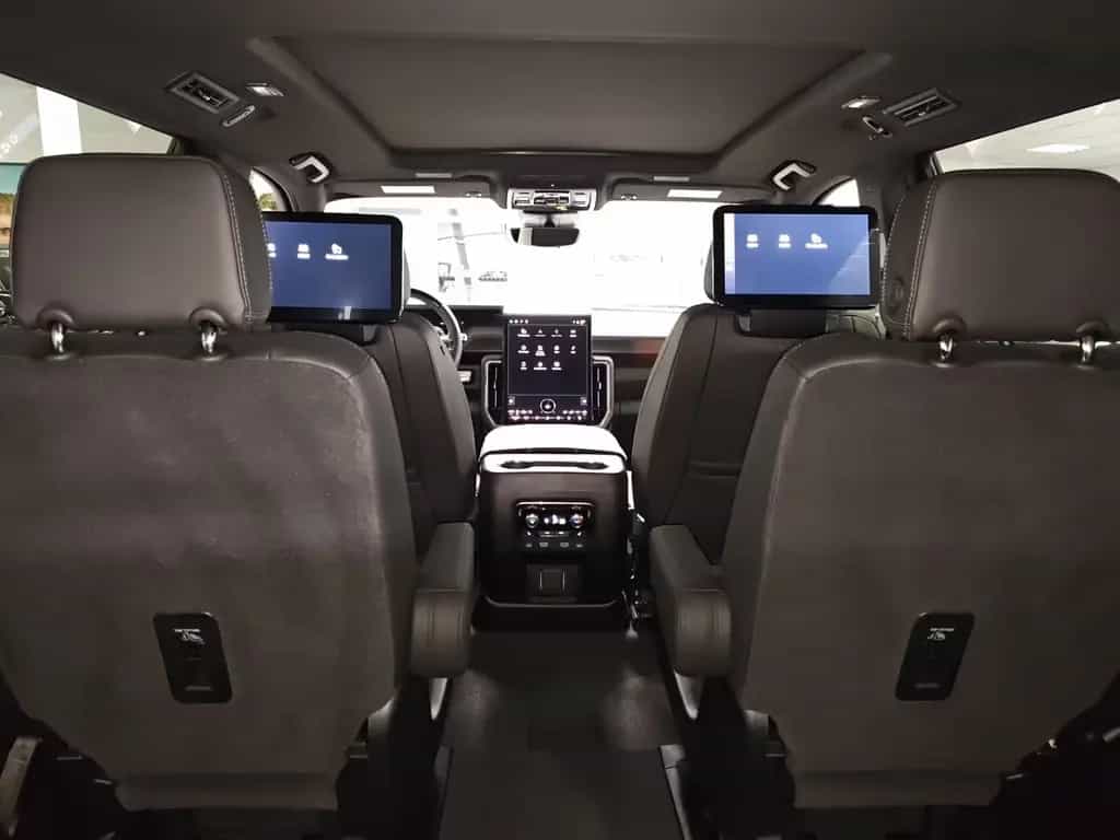 GMC Yukon Denali 2026 Facelift 24"Fonds Monitore HUD null-photo-19