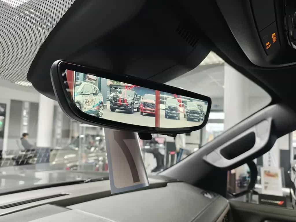 GMC Yukon Denali 2026 Facelift 24"Fonds Monitore HUD null-photo-31