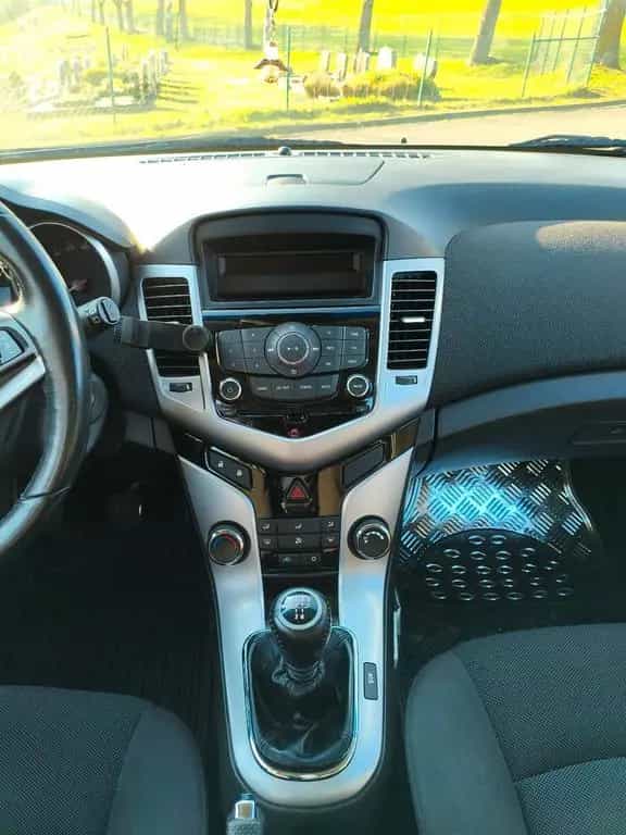 Chevrolet Cruze 1.6 / TÜV 11/2027 / 124 PS... 07/2012-photo-11