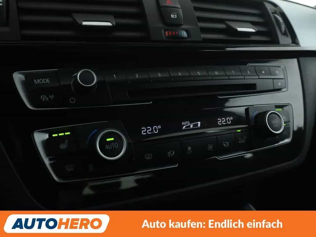 BMW 1 Series 120i M Sport Aut.*NAVI*LED*PDC*SHZ*TEMPO* 12/2017-photo-24