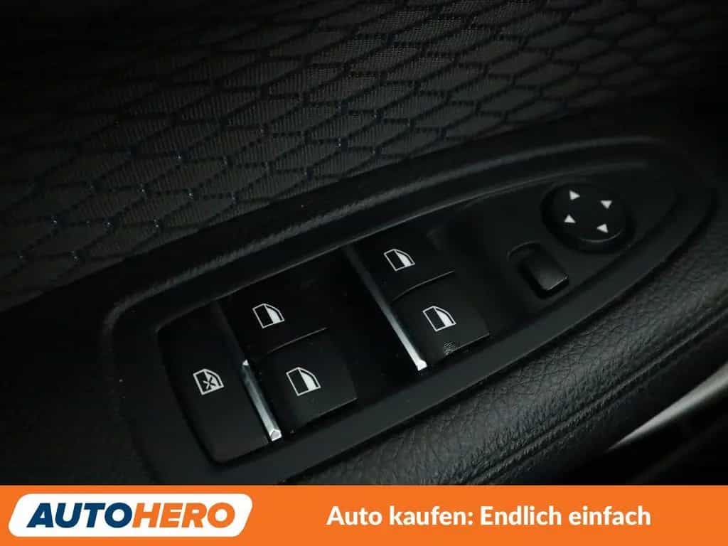 BMW 1 Series 120i M Sport Aut.*NAVI*LED*PDC*SHZ*TEMPO* 12/2017-photo-32