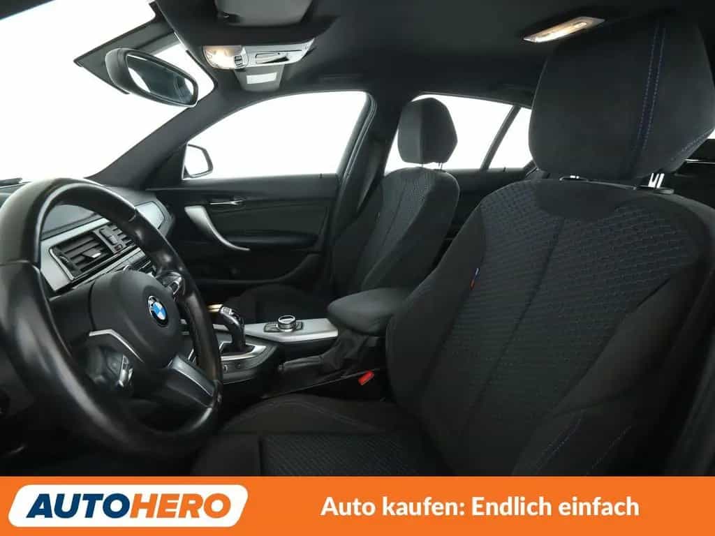 BMW 1 Series 120i M Sport Aut.*NAVI*LED*PDC*SHZ*TEMPO* 12/2017-photo-9