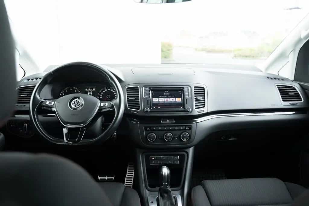 Volkswagen Sharan 1.4 TSI Sound*NAVI*KAMERA*STHZ*AHK*1.HD* 06/2017-photo-17