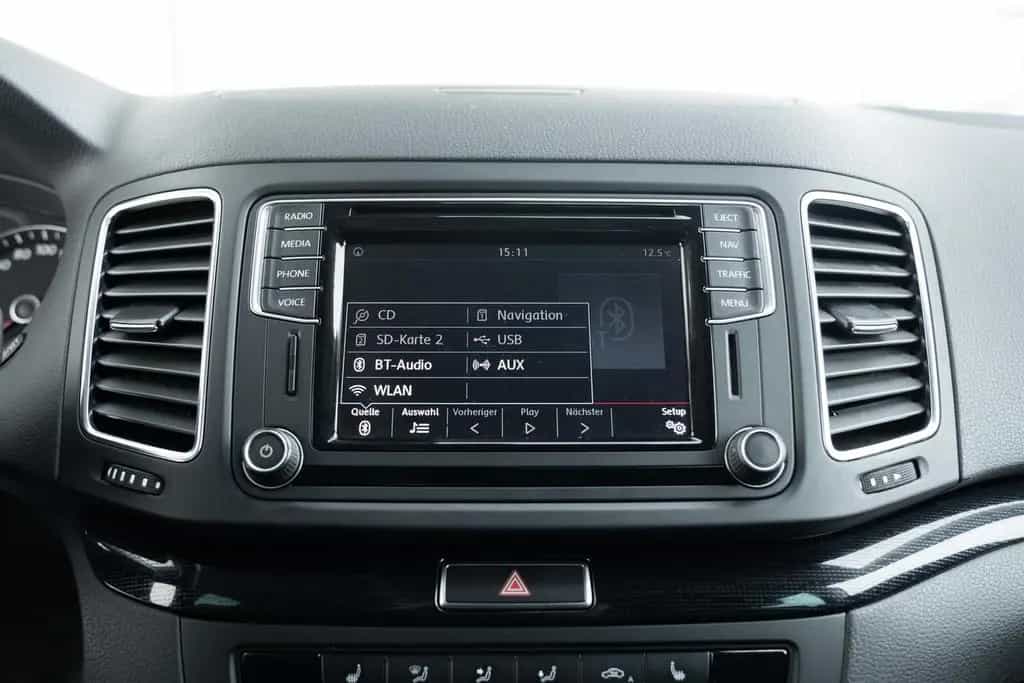 Volkswagen Sharan 1.4 TSI Sound*NAVI*KAMERA*STHZ*AHK*1.HD* 06/2017-photo-24
