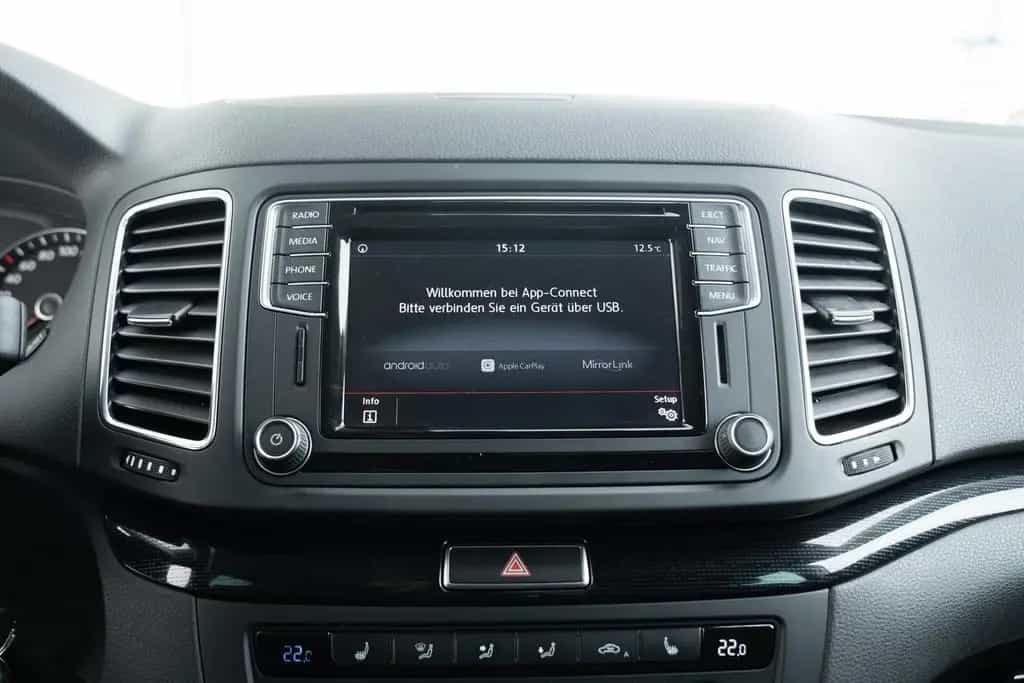 Volkswagen Sharan 1.4 TSI Sound*NAVI*KAMERA*STHZ*AHK*1.HD* 06/2017-photo-27