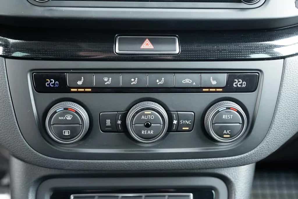 Volkswagen Sharan 1.4 TSI Sound*NAVI*KAMERA*STHZ*AHK*1.HD* 06/2017-photo-29