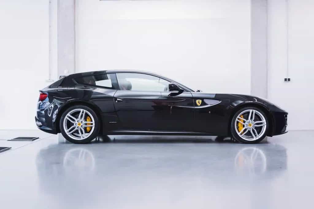 Ferrari FF 6,3 V12 *Nero DS / Cuoio / Diamond* 09/2012-photo-19