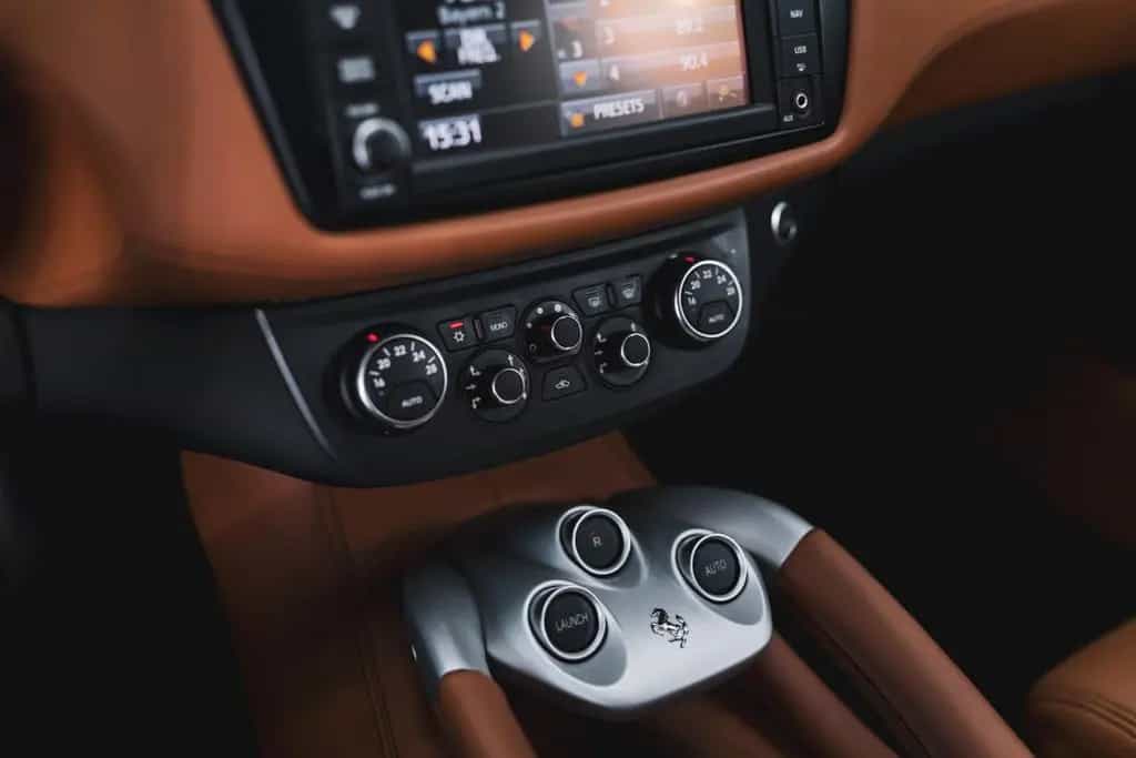 Ferrari FF 6,3 V12 *Nero DS / Cuoio / Diamond* 09/2012-photo-45