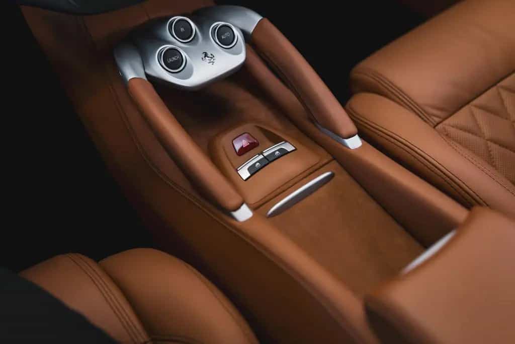 Ferrari FF 6,3 V12 *Nero DS / Cuoio / Diamond* 09/2012-photo-46