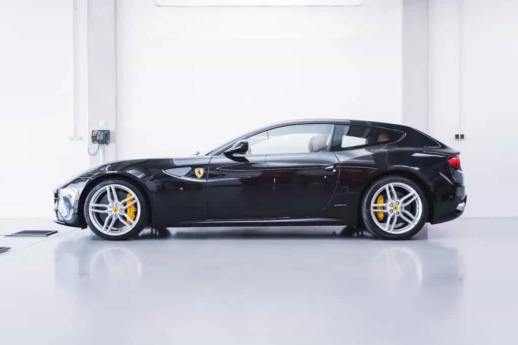 Ferrari FF 6,3 V12 *Nero DS / Cuoio / Diamond* 09/2012-photo-5
