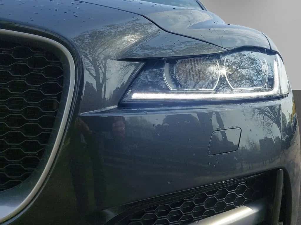 Jaguar F-Pace R-Sport 2.0 AWD Navi Soundsystem Meridian 08/2018-photo-7