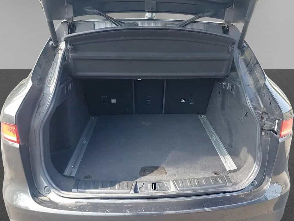 Jaguar F-Pace R-Sport 2.0 AWD Navi Soundsystem Meridian 08/2018-photo-9