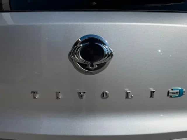 Ssangyong Tivoli 1.6 e-XDi SAPPHIRE 2WD,LEDER,NAVI,AHK 10/2015-photo-10