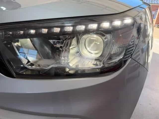 Ssangyong Tivoli 1.6 e-XDi SAPPHIRE 2WD,LEDER,NAVI,AHK 10/2015-photo-11