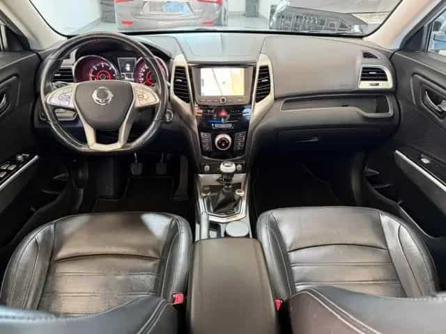Ssangyong Tivoli 1.6 e-XDi SAPPHIRE 2WD,LEDER,NAVI,AHK 10/2015-photo-18