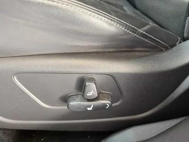 Ssangyong Tivoli 1.6 e-XDi SAPPHIRE 2WD,LEDER,NAVI,AHK 10/2015-photo-19