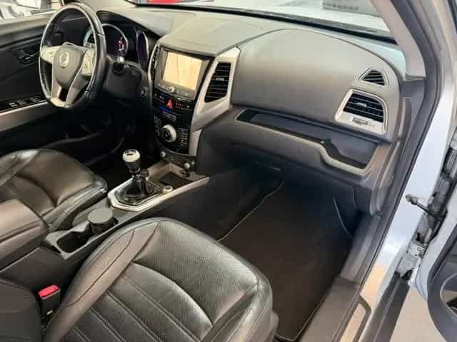 Ssangyong Tivoli 1.6 e-XDi SAPPHIRE 2WD,LEDER,NAVI,AHK 10/2015-photo-2