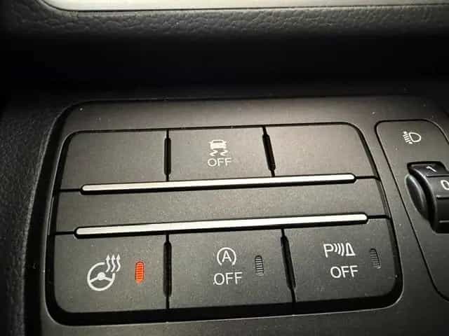 Ssangyong Tivoli 1.6 e-XDi SAPPHIRE 2WD,LEDER,NAVI,AHK 10/2015-photo-25