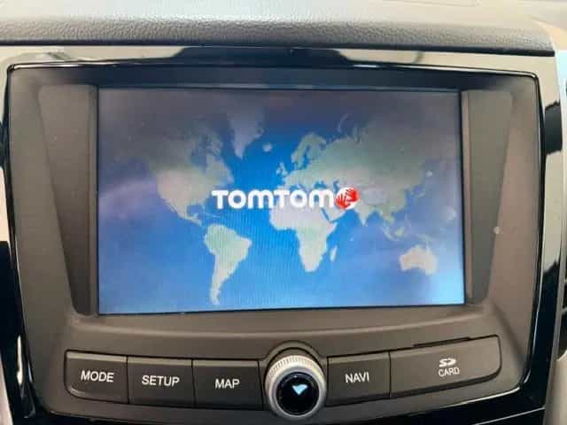 Ssangyong Tivoli 1.6 e-XDi SAPPHIRE 2WD,LEDER,NAVI,AHK 10/2015-photo-34