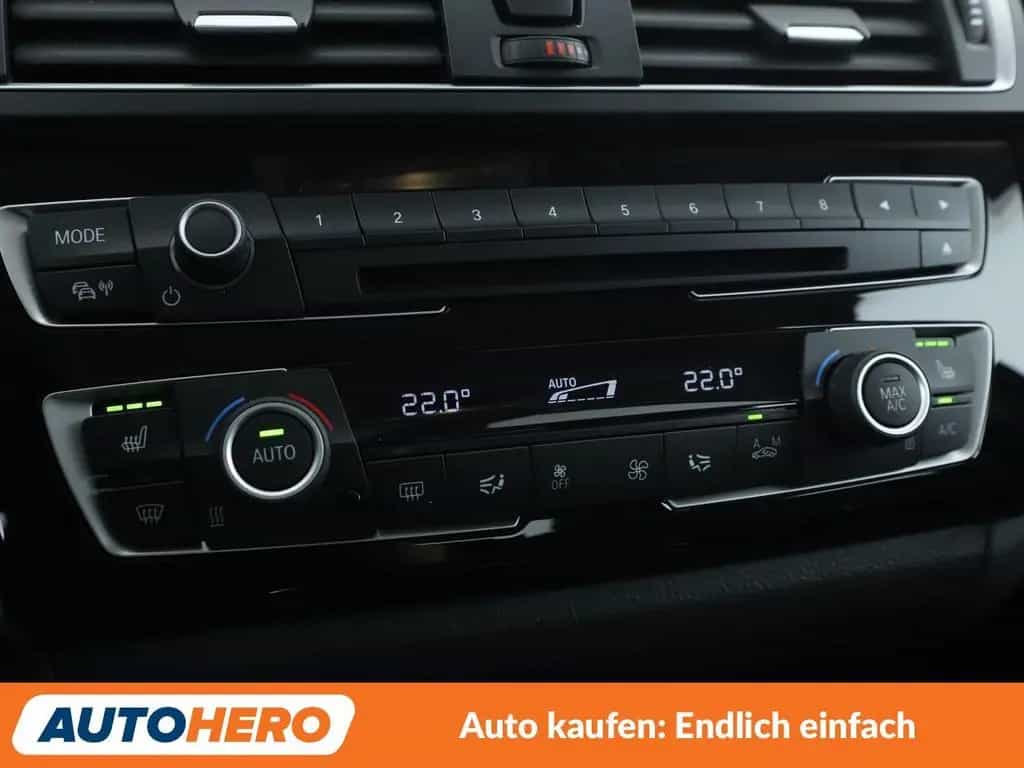 BMW 1 Series 118i Sport Line Aut.*NAV*LED*TEMP*PDC*SHZ* 02/2016-photo-21