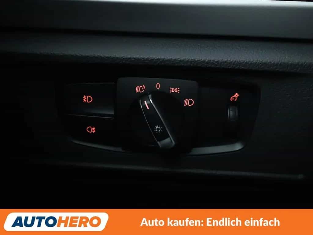 BMW 1 Series 118i Sport Line Aut.*NAV*LED*TEMP*PDC*SHZ* 02/2016-photo-24