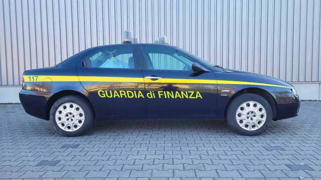 Alfa Romeo 156 Alfa 156   Guardia di Finanza (Polizei Auto) 07/2004-photo-1