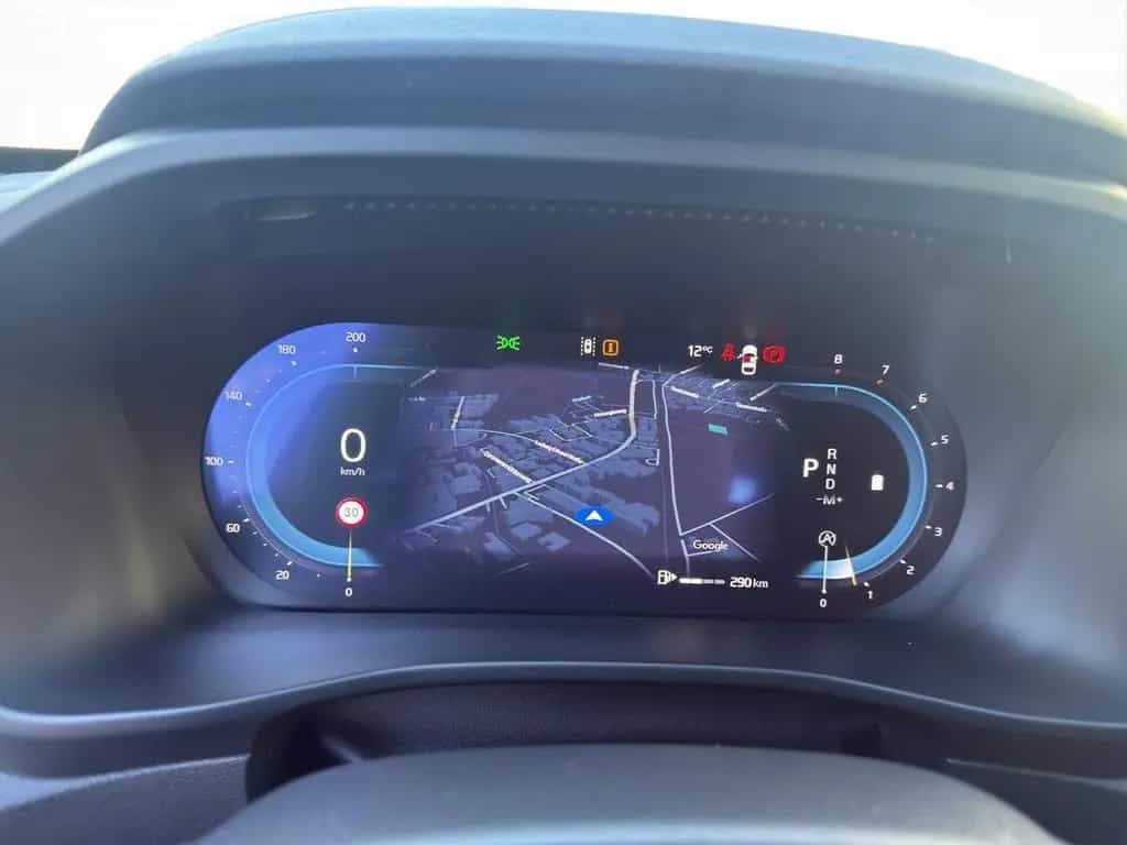 Volvo XC40 B3 Black Edition Plus AHK Harman/Kardon 02/2025-photo-12