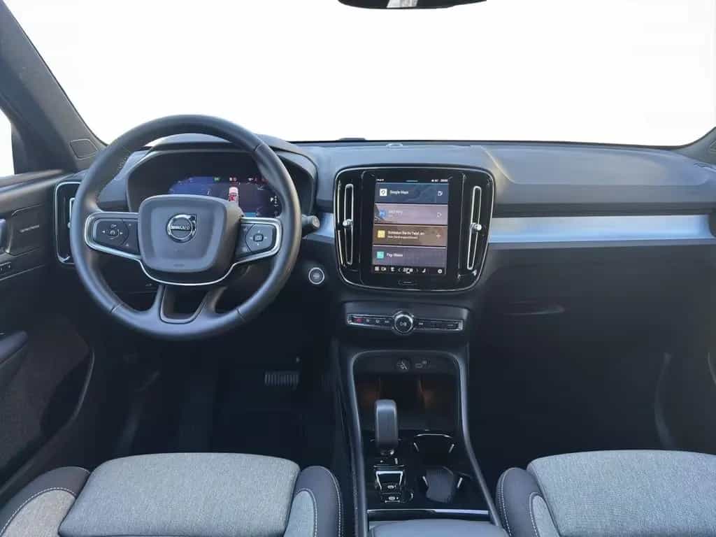 Volvo XC40 B3 Black Edition Plus AHK Harman/Kardon 02/2025-photo-14
